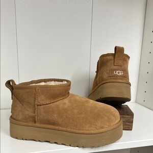 🔥🔥 UGG Classic Ultra Mini Platform women size 5 like new